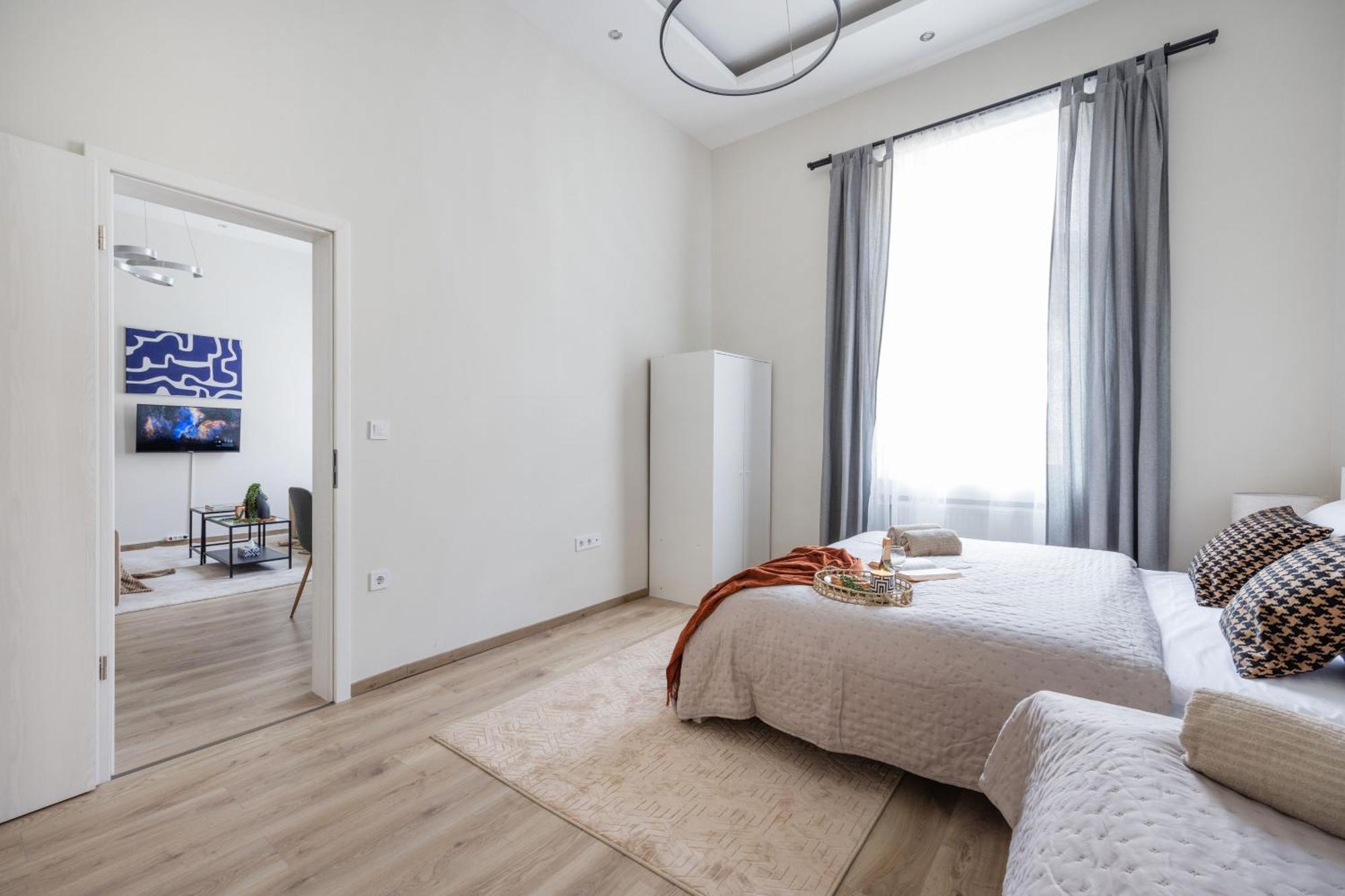 Central Budapest Oasis - Modern Charm, Timeless Comfort Zewnętrze zdjęcie